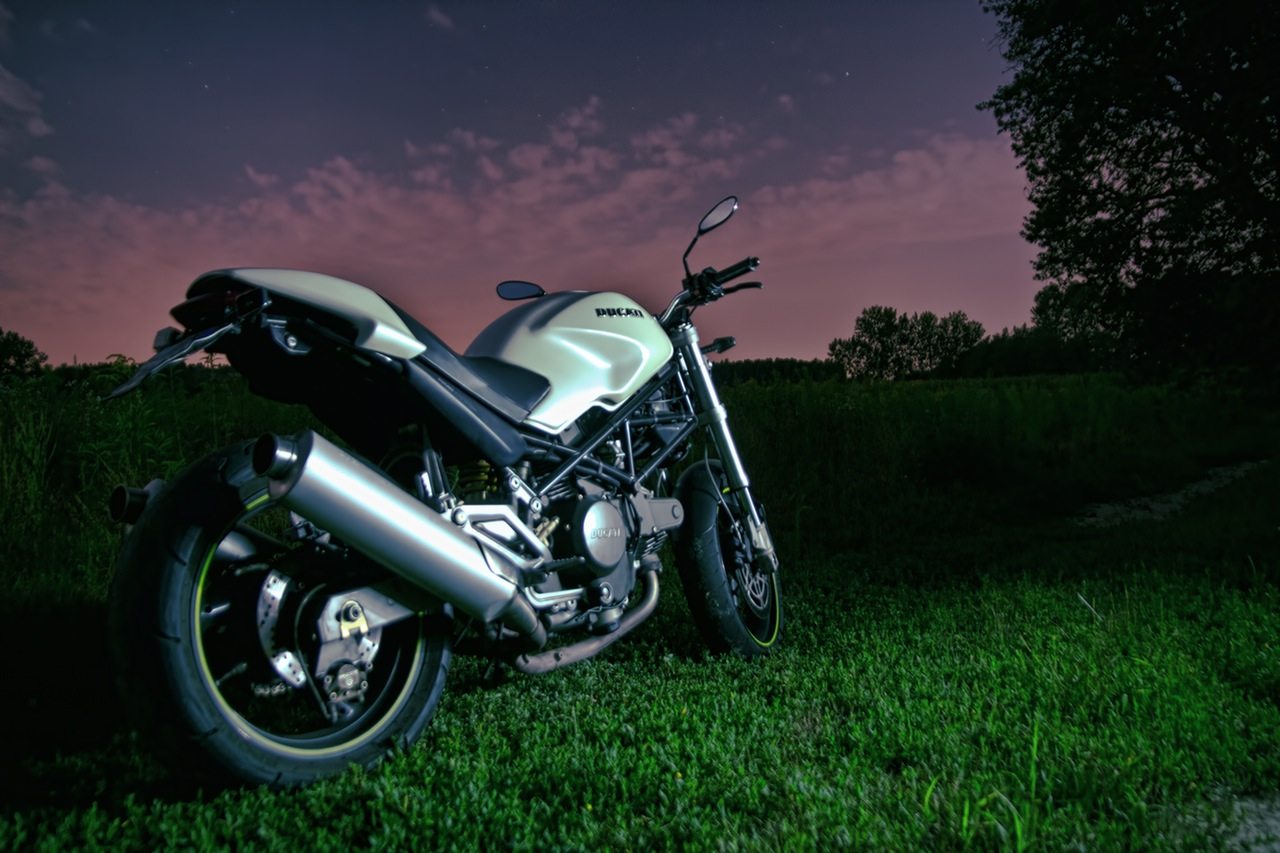 motorcycle-insurance-night-parked-motorcycle